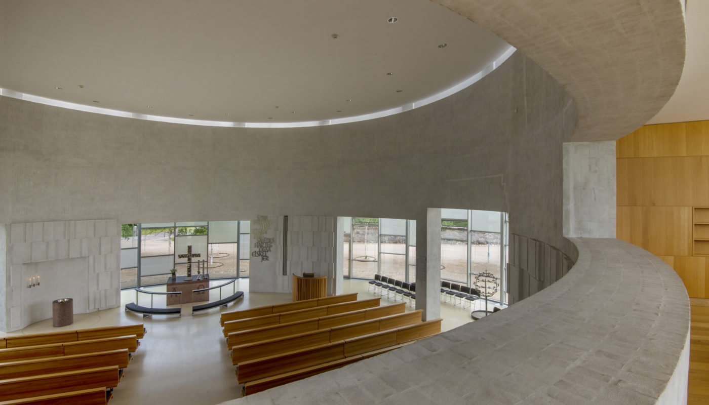 Helligtrekongers Church Vallensbæk interior Elgaard Architecture