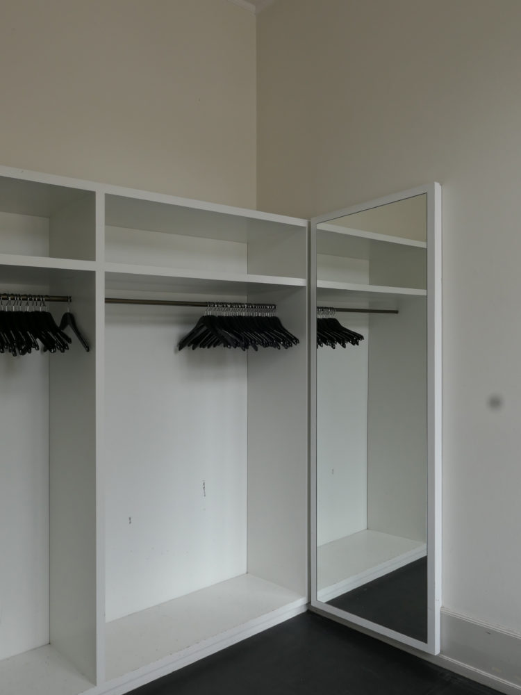 Garderobe før restaurering Carlsberg Akademi