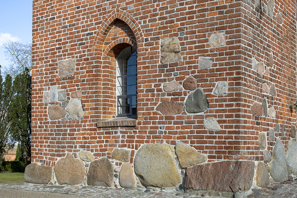 Veksø Kirke eksteriør vindue restaurering Elgaard Architecture